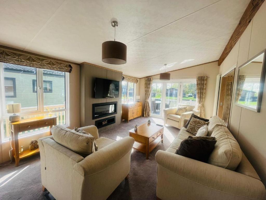 Rosie'S Rest With Hot Tub Villa Barmby on the Moor Luaran gambar