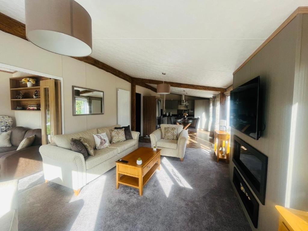 Rosie'S Rest With Hot Tub Villa Barmby on the Moor Luaran gambar